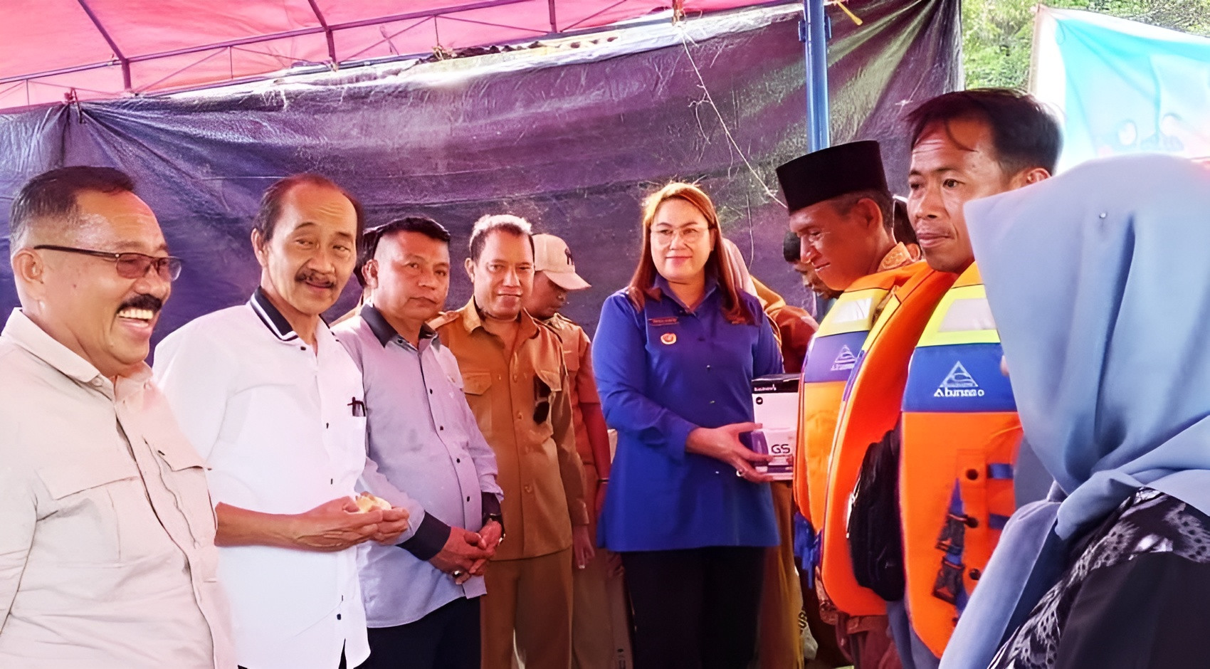 (29/12/2025) Pemkab Donggala Salurkan Dukungan Sarana Perikanan bagi Nelayan